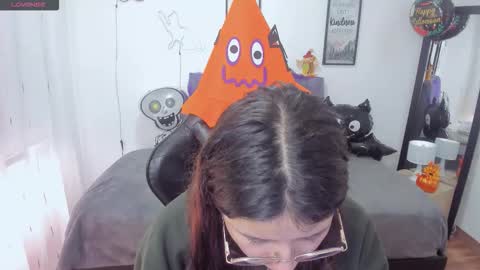 Snapshot of amy_sophiaa chatting on October 29, 2025, 1:02 pm Amy sophia 3 online show from October 29, 2025, 1:02 pm