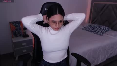 Mia Cristancho online show from June 26, 2026, 1:59 pm