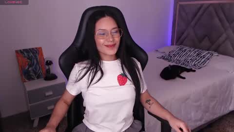 Mia Cristancho online show from July 19, 2026, 3:49 pm