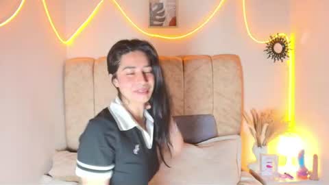 Snapshot of amy_swann chatting on June 9, 2026, 11:33 am Amy online show from June 9, 2026, 11:33 am