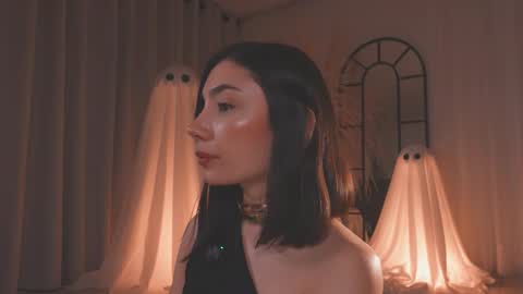 Snapshot of amyarmstrong chatting on October 15, 2025, 1:50 am Amy Armstrong online show from October 15, 2025, 1:50 am