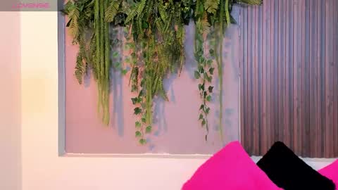 My name is AMY... Nice to meet you  thumb up me please its important online show from September 29, 2025, 4:01 pm