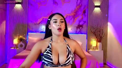 amyjohnsonn online show from June 22, 2026, 5:26 am