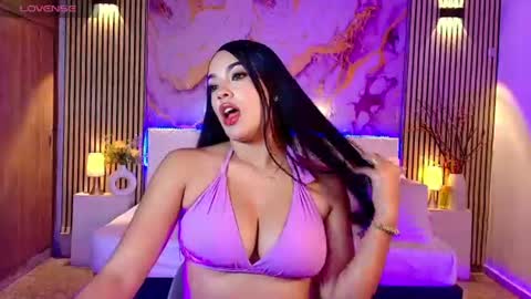 amyjohnsonn online show from July 13, 2026, 7:44 am