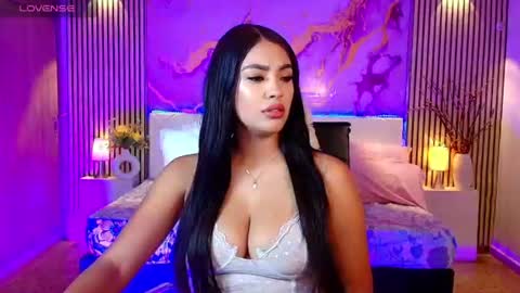 amyjohnsonn online show from July 30, 2026, 5:50 am