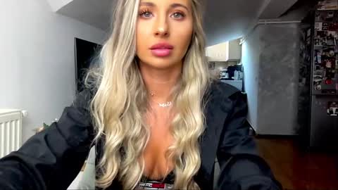 amyroberta92 online show from January 30, 2025, 10:19 am