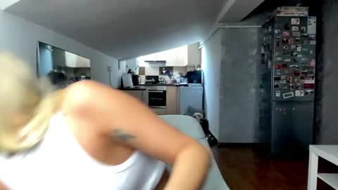 amyroberta92 online show from March 2, 2026, 7:37 am