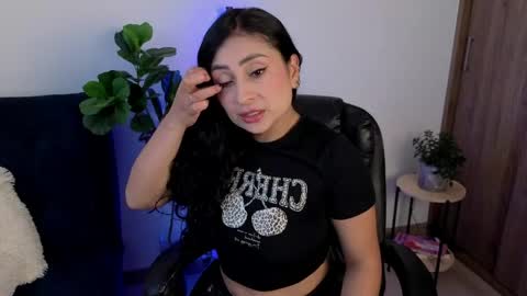Snapshot of amyross1 chatting on April 25, 2026, 10:29 pm Aleja online show from April 25, 2026, 10:29 pm