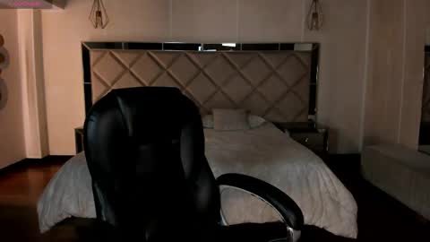 Snapshot of amyrosse_x chatting on May 25, 2026, 12:16 am AMY R online show from May 25, 2026, 12:16 am