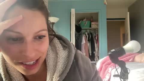 Snapshot of amysmilez chatting on January 2, 2025, 8:02 pm Amy Smilez online show from January 2, 2025, 8:02 pm