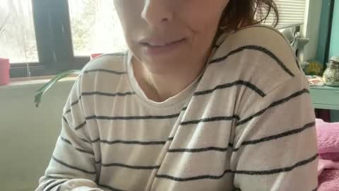 Snapshot of amysmilez chatting on February 24, 2025, 3:42 pm Amy Smilez online show from February 24, 2025, 3:42 pm