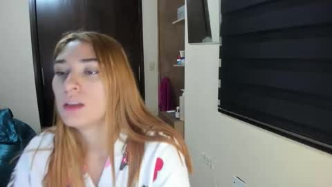 Snapshot of amywalker01 chatting on May 15, 2026, 7:43 pm amy online show from May 15, 2026, 7:43 pm