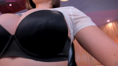 AMY WALKER online show from March 2, 2025, 1:16 pm