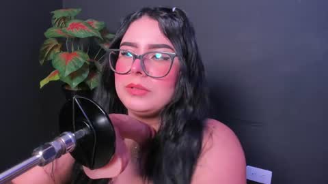 Snapshot of amywhitte_ chatting on July 6, 2026, 3:58 am amywhitte_ online show from July 6, 2026, 3:58 am