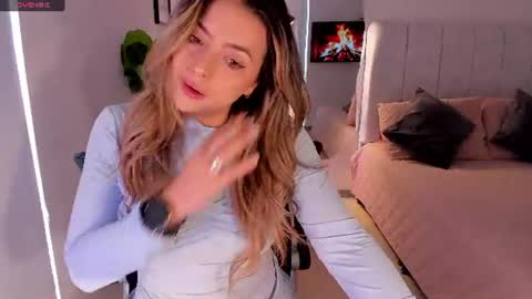 Snapshot of amywoods chatting on June 22, 2026, 12:57 pm online show from June 22, 2026, 12:57 pm