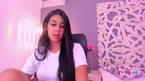 Snapshot of ana_gonzalez chatting on July 9, 2026, 9:41 pm Ana Gonzalez online show from July 9, 2026, 9:41 pm