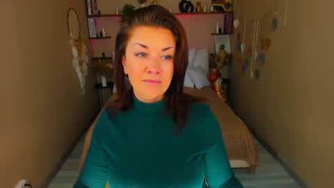 Snapshot of ana_mills chatting on October 4, 2025, 10:13 am Ana online show from October 4, 2025, 10:13 am