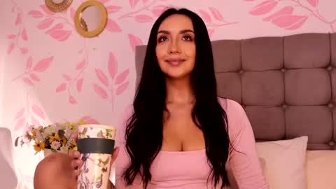 Snapshot of ana_riveros chatting on June 8, 2026, 3:45 pm online show from June 8, 2026, 3:45 pm