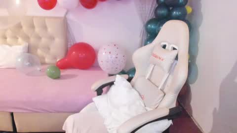 Snapshot of ana_ruuh chatting on December 4, 2024, 12:08 am Im anna but you can call me as you want online show from December 4, 2024, 12:08 am