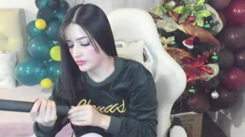 Snapshot of ana_ruuh chatting on December 10, 2024, 10:16 pm Im anna but you can call me as you want online show from December 10, 2024, 10:16 pm