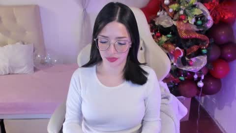 Snapshot of ana_ruuh chatting on December 17, 2024, 12:23 am Im anna but you can call me as you want online show from December 17, 2024, 12:23 am