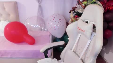 Snapshot of ana_ruuh chatting on December 18, 2024, 5:00 pm Im anna but you can call me as you want online show from December 18, 2024, 5:00 pm