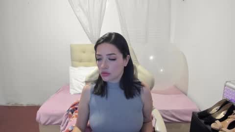 Snapshot of ana_ruuh chatting on January 22, 2025, 7:34 pm Im anna but you can call me as you want online show from January 22, 2025, 7:34 pm