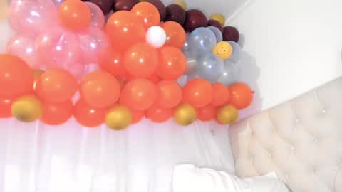 Snapshot of ana_ruuh chatting on February 24, 2025, 5:33 am Im anna but you can call me as you want online show from February 24, 2025, 5:33 am