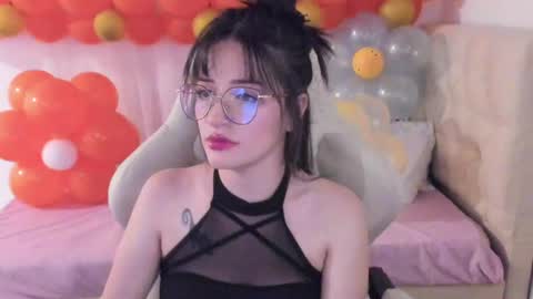 Snapshot of ana_ruuh chatting on February 24, 2025, 7:30 pm Im anna but you can call me as you want online show from February 24, 2025, 7:30 pm