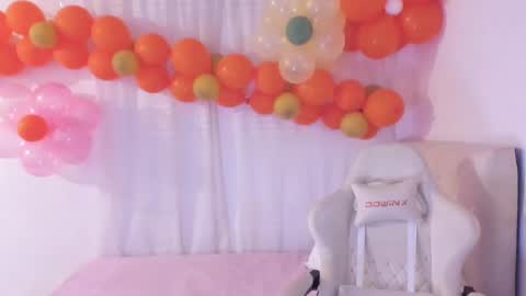 Snapshot of ana_ruuh chatting on March 3, 2025, 8:32 pm Im anna but you can call me as you want online show from March 3, 2025, 8:32 pm