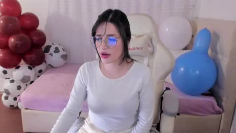 Snapshot of ana_ruuh chatting on September 18, 2025, 9:17 pm Im anna but you can call me as you want online show from September 18, 2025, 9:17 pm