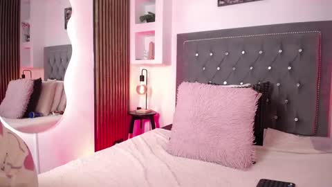 Snapshot of anaa_moon chatting on May 23, 2026, 4:29 am Ana Moon online show from May 23, 2026, 4:29 am