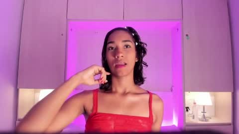 anaacollins_ online show from May 2, 2026, 11:37 am