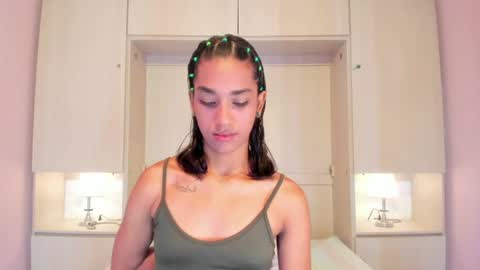 anaacollins_ online show from July 31, 2026, 12:04 pm