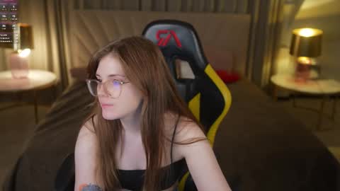 Sweet girls online show from March 18, 2026, 7:28 pm