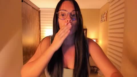 Snapshot of anabel_25 chatting on January 18, 2025, 11:44 pm Anabel online show from January 18, 2025, 11:44 pm