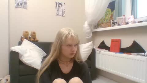Snapshot of anabelbrando chatting on July 7, 2026, 4:11 pm Malvina online show from July 7, 2026, 4:11 pm