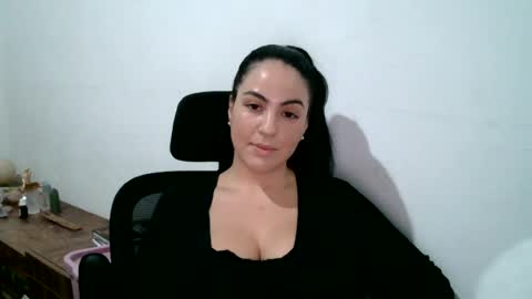 anabelenogueira1 online show from July 25, 2026, 10:29 pm