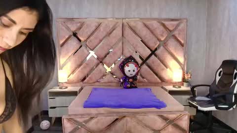 Snapshot of anabell_brown chatting on October 14, 2025, 7:14 pm HI I AM ANABELL online show from October 14, 2025, 7:14 pm