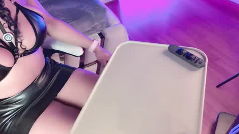 Snapshot of anabella_london chatting on June 5, 2026, 11:49 am Anabella online show from June 5, 2026, 11:49 am