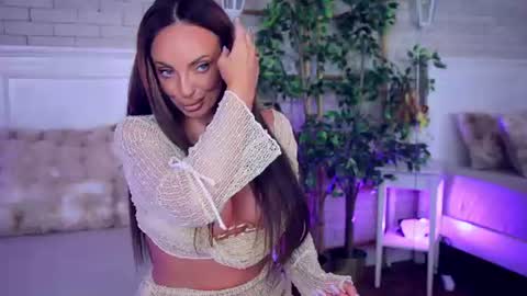 anabellastar online show from July 11, 2026, 3:53 am