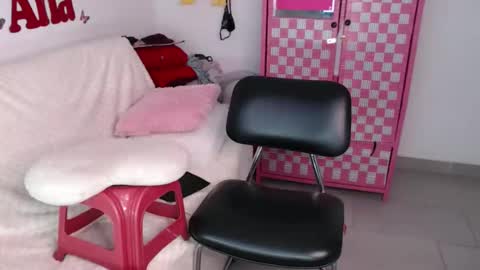 Snapshot of anabellered chatting on November 11, 2025, 10:04 am Ana online show from November 11, 2025, 10:04 am