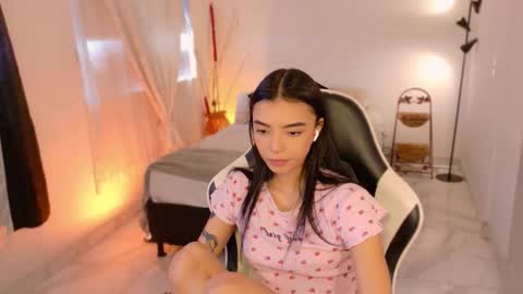 Snapshot of anabelwolf chatting on November 15, 2025, 3:52 pm ANABEL WOLF online show from November 15, 2025, 3:52 pm