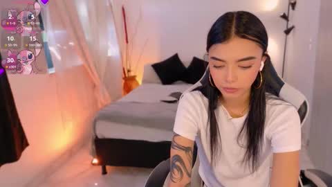 Snapshot of anabelwolf chatting on November 18, 2025, 3:38 pm ANABEL WOLF online show from November 18, 2025, 3:38 pm