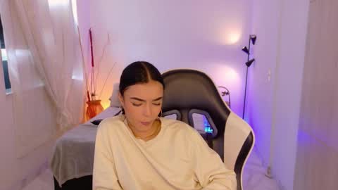 Snapshot of anabelwolf chatting on November 29, 2025, 3:37 pm ANABEL WOLF online show from November 29, 2025, 3:37 pm