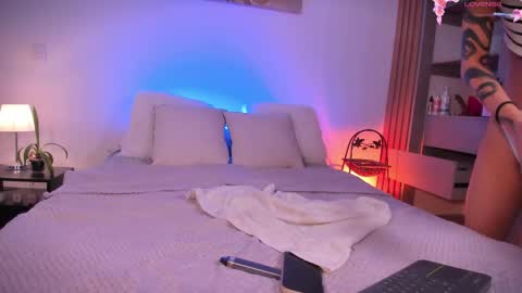 ANABEL WOLF  online show from May 13, 2026, 3:31 pm