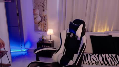 ANABEL WOLF  online show from June 6, 2026, 2:11 pm