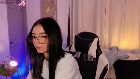 ANABEL WOLF  online show from June 8, 2026, 1:33 pm