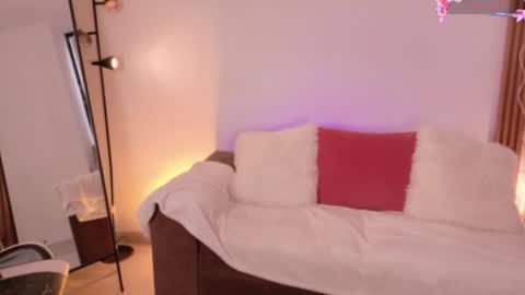 ANABEL WOLF  online show from July 30, 2026, 7:46 pm