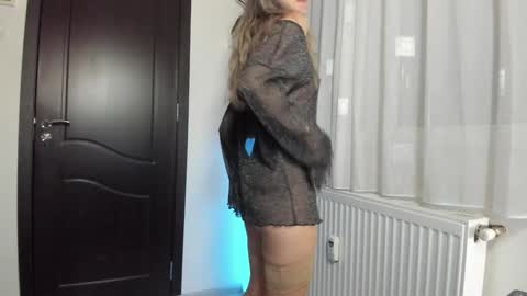 Snapshot of anahi1993 chatting on December 27, 2024, 8:35 am Anahi online show from December 27, 2024, 8:35 am